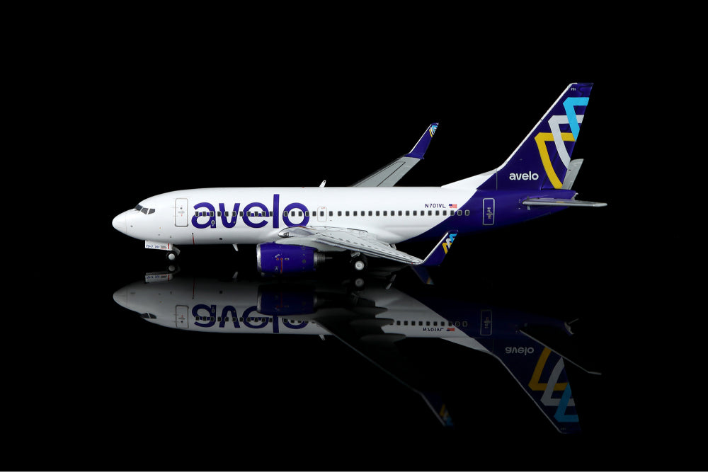 Avelo Airlines Boeing 737-700 N701VL Scale 1:400