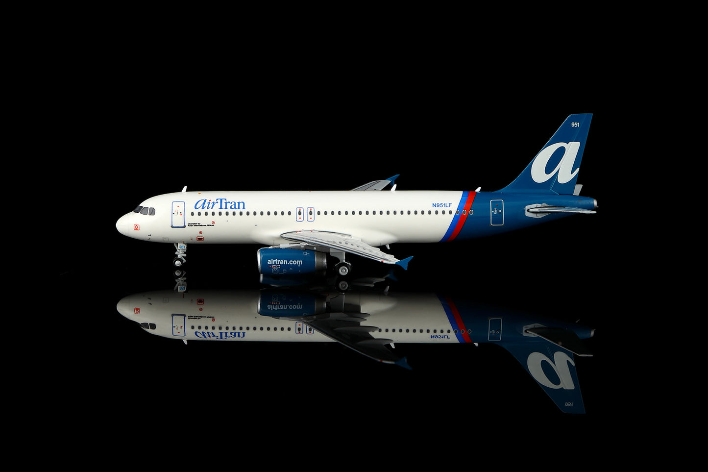AirTran Airbus A320-233 N951LF Scale 1:400
