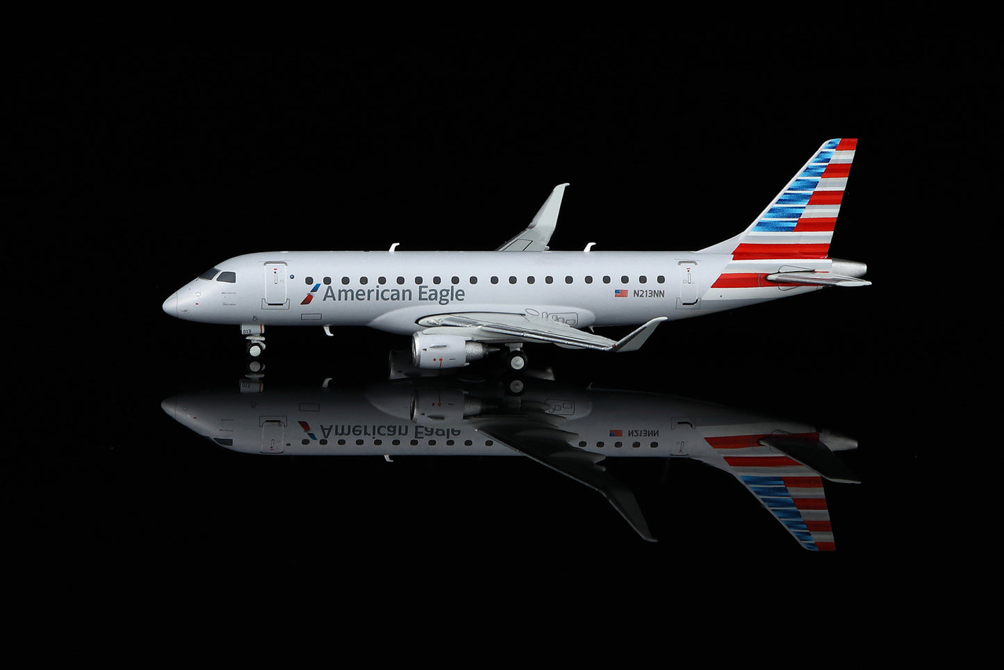 (Retailer Exclusive) American “Compass Airlines” Embraer 175 N213NN Scale 1:400