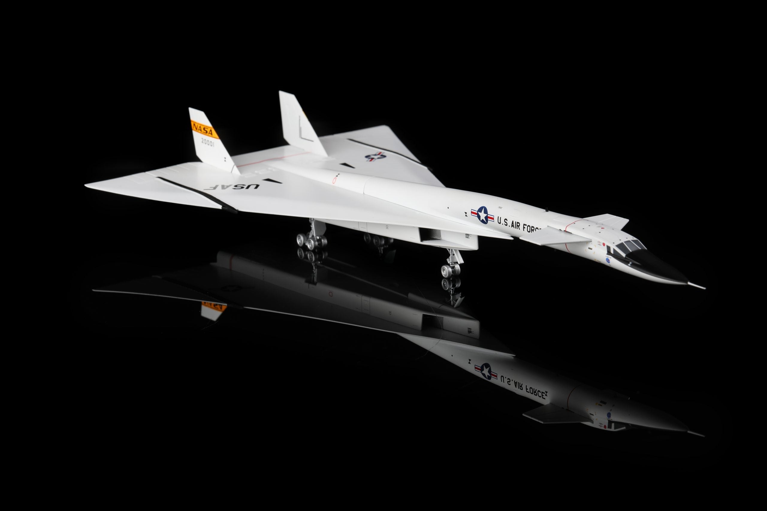 ハルチャン SQwings XB-70 1/200 NASA North American XB-70 Valkyrie “NASA” 20001 Scale 1:200 – Legacy Jets