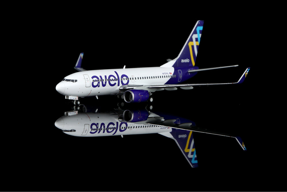 Avelo Airlines Boeing 737-700 N701VL Scale 1:400