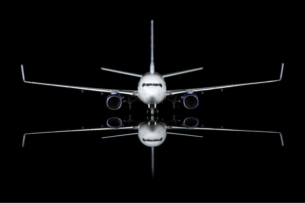 Avelo Airlines Boeing 737-700 N701VL Scale 1:400