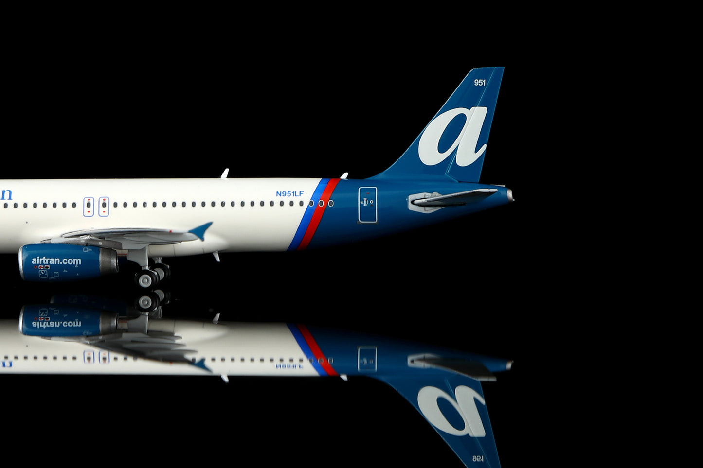 AirTran Airbus A320-233 N951LF Scale 1:400