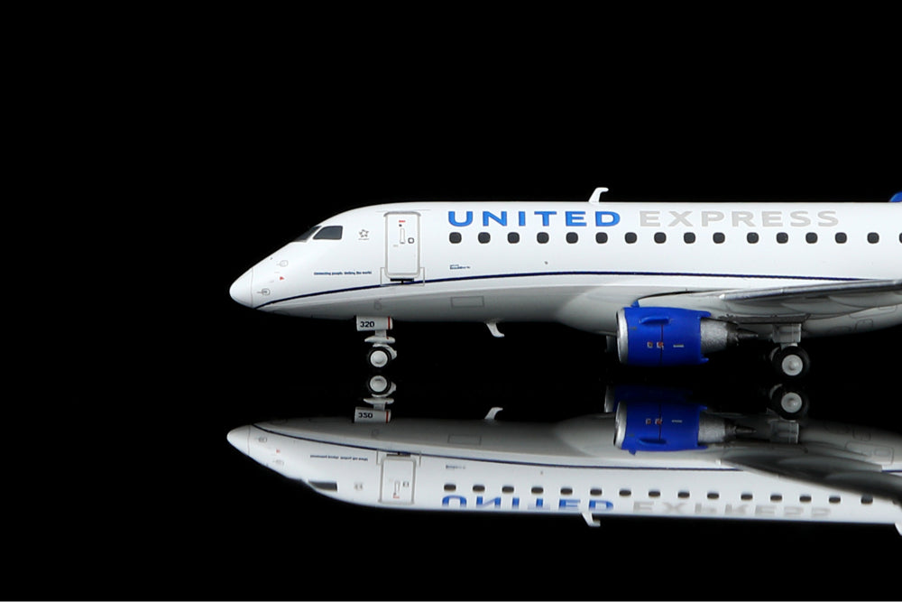 (Retailer Exclusive) United “Mesa Airlines” Embraer 175 N85320 Scale 1:400