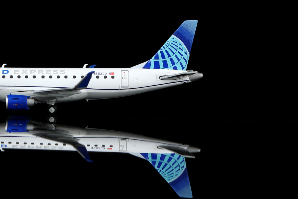 (Retailer Exclusive) United “Mesa Airlines” Embraer 175 N85320 Scale 1:400