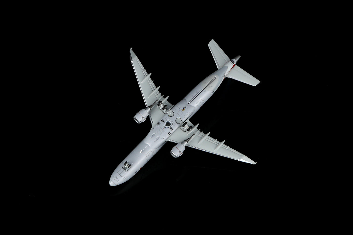 (Retailer Exclusive) American “Compass Airlines” Embraer 175 N213NN Scale 1:400