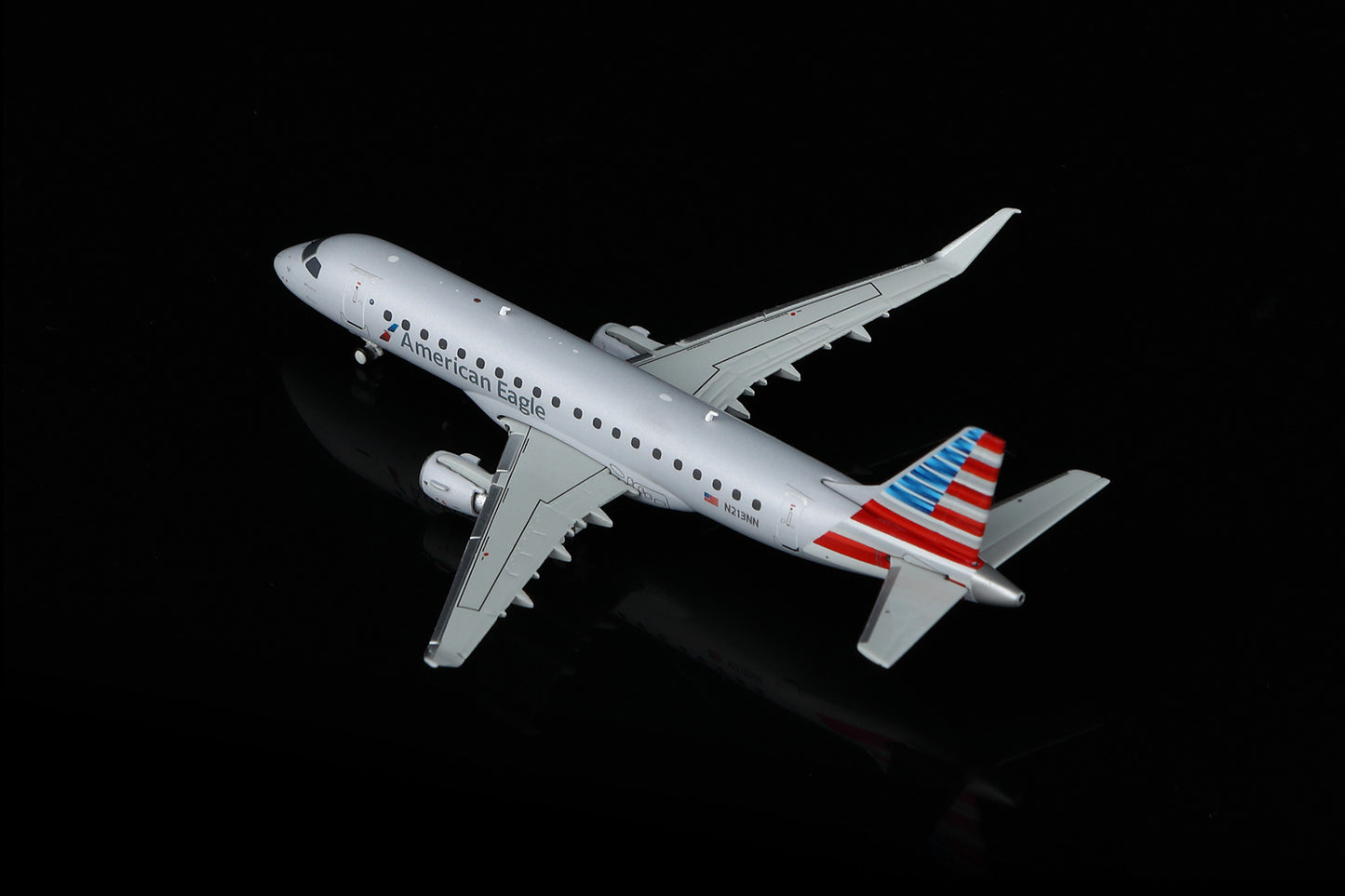 (Retailer Exclusive) American “Compass Airlines” Embraer 175 N213NN Scale 1:400