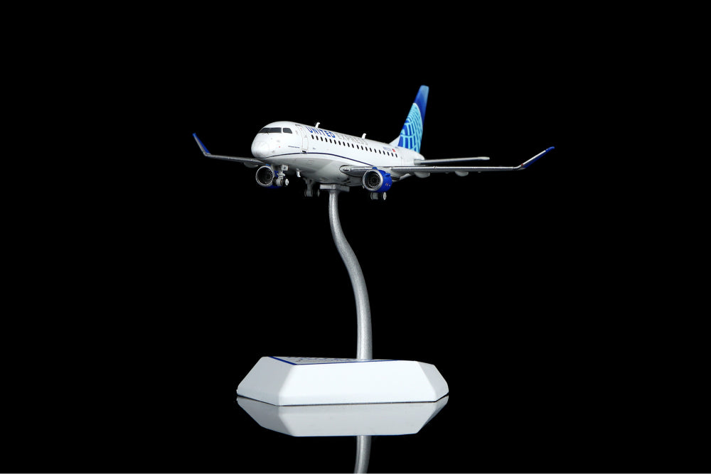 (Retailer Exclusive) United “Mesa Airlines” Embraer 175 N85320 Scale 1:400