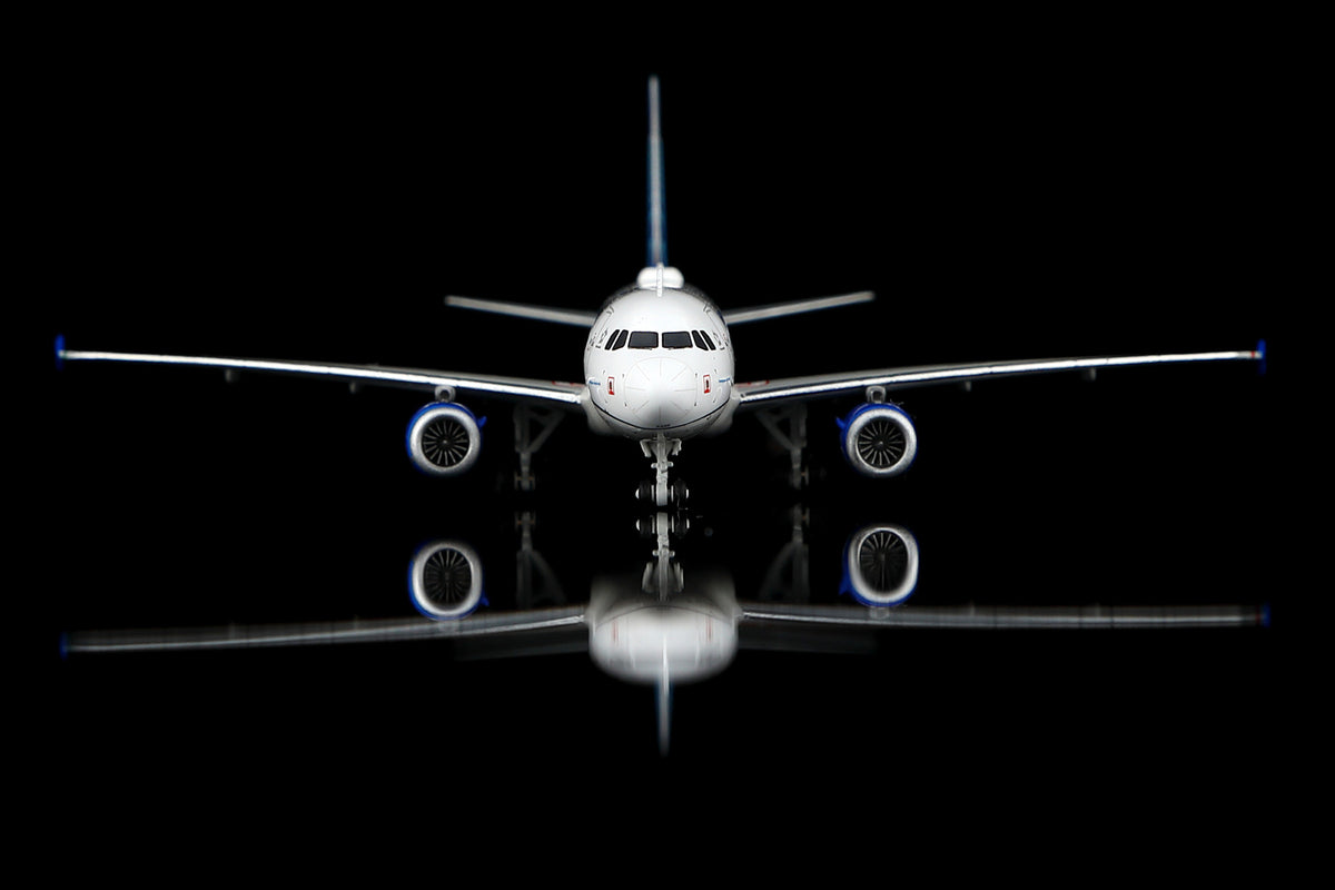 (Retailer Exclusive) United Airlines Airbus A320 N487UA Scale 1:400