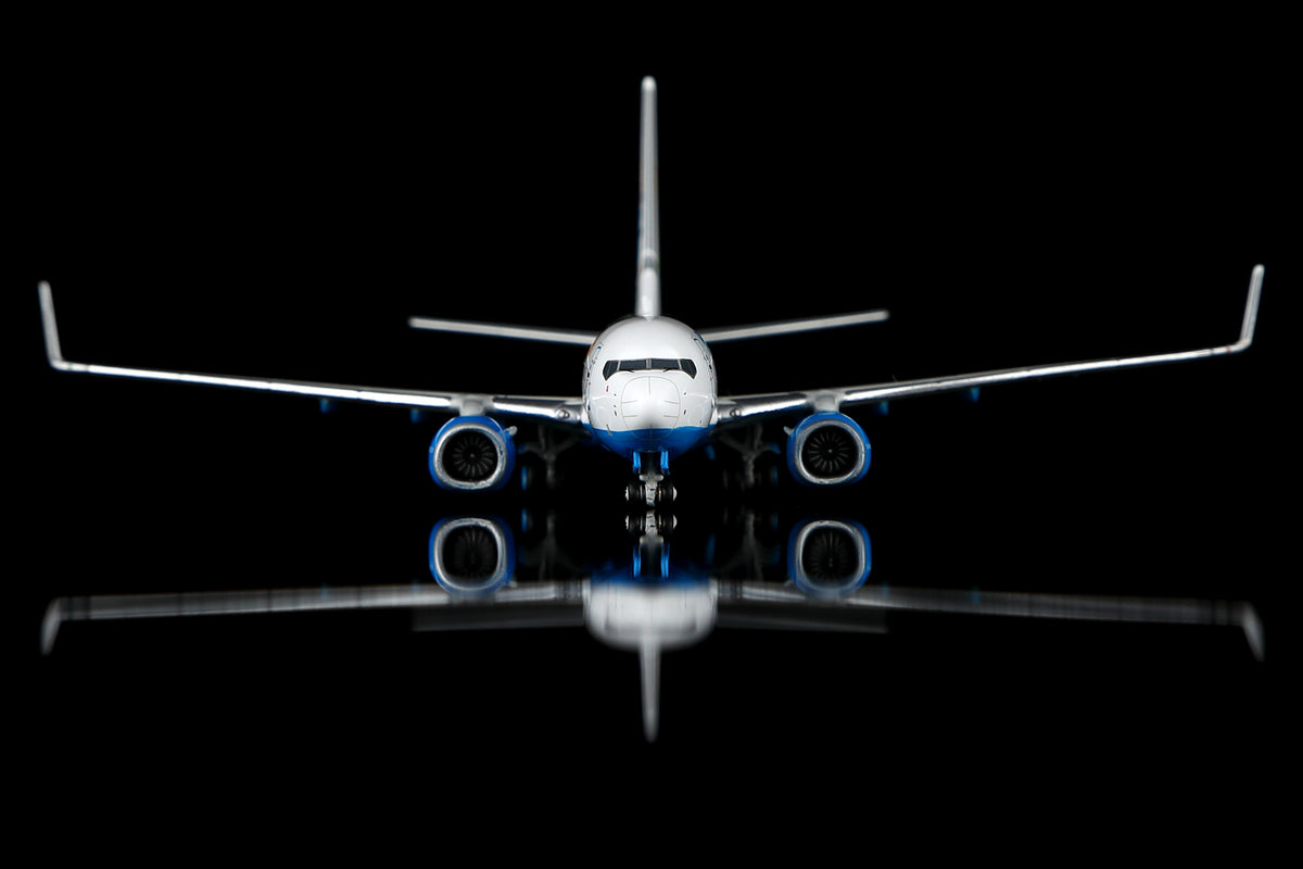 Bahamasair 73W C6-BFY Scale 1:400