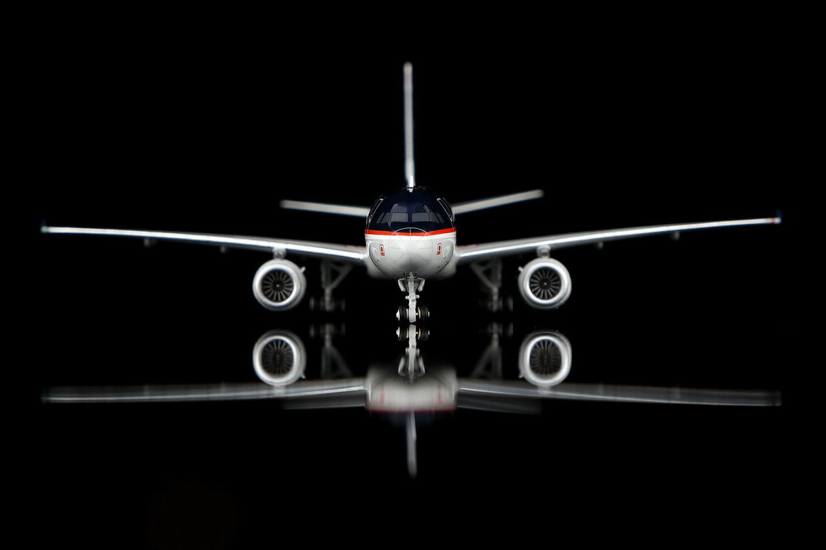 US Airways (Shuttle) Airbus A320 N105UW Scale 1:400